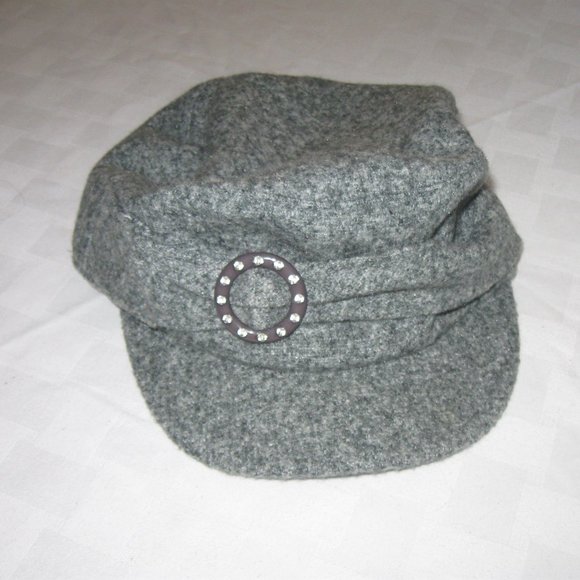 D&Y Newsboy Hat Broach Rhinestone Ring Gray - Picture 1 of 5